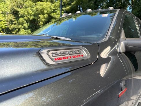 Used 2022 RAM 2500 Laramie AWD/4WD image 4