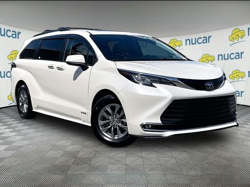 Used 2021 Toyota Sienna XLE w/ XLE Plus Package AWD/4WD image 1