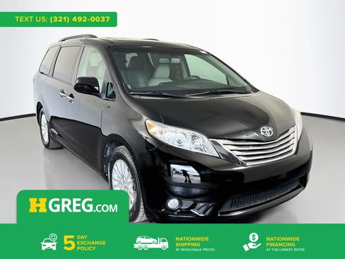 Used 2017 Toyota Sienna XLE w/ XLE Navigation Package FWD image 1