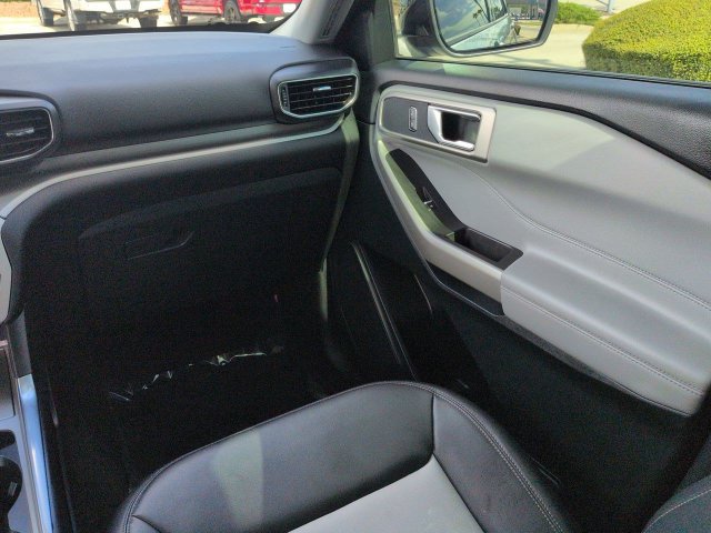 Certified 2024 Ford Explorer XLT w/ Equipment Group 202A RWD image 17