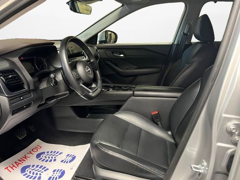 Used 2023 Nissan Rogue SL w/ SL Premium Package image 9