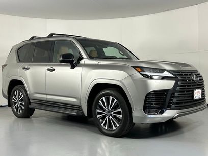 Used 2022 Lexus LX 600 4WD w/ Premium Package