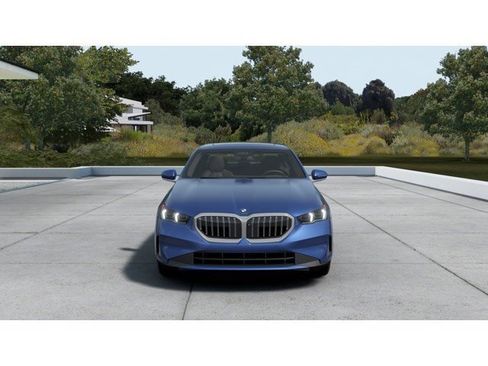New 2026 BMW 530i xDrive w/ Premium Package image 3