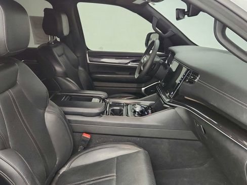 Used 2023 Jeep Wagoneer 4WD w/ Premium Group I image 23