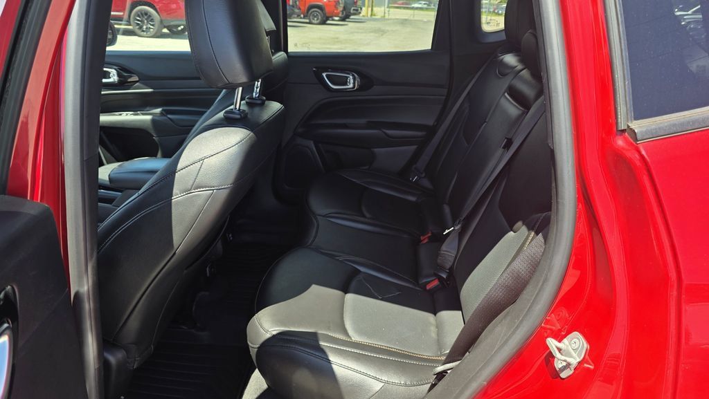 Used 2022 Jeep Compass Limited AWD/4WD image 16