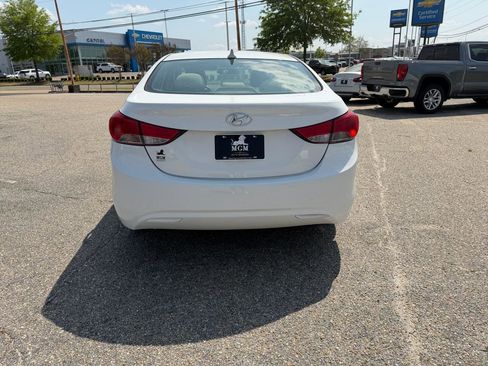 Used 2013 Hyundai Elantra GLS w/ Preferred Pkg image 19