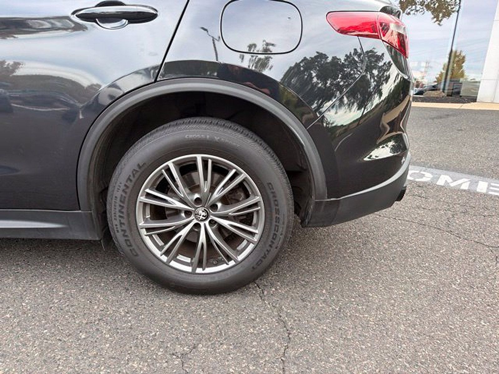 Used 2023 Alfa Romeo Stelvio Sprint AWD/4WD image 9