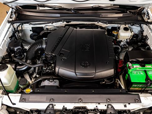 Used 2015 Toyota Tacoma 4x4 Access Cab V6 w/ TRD Off-Road Package image 22