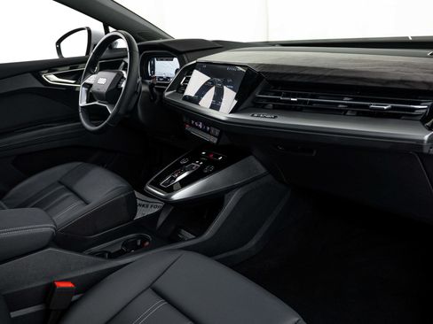 Certified 2024 Audi Q4 e-tron Prestige w/ Black Optic Package AWD/4WD image 8