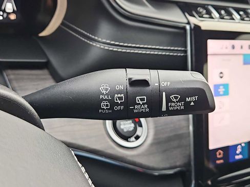 Used 2023 Jeep Grand Cherokee Overland image 43