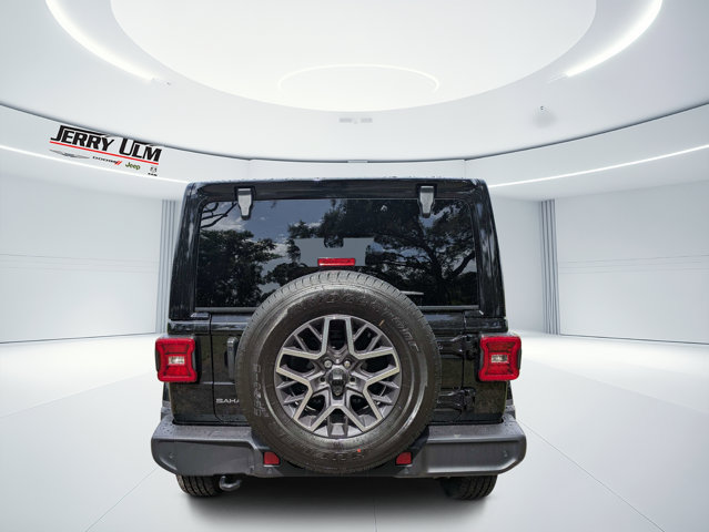 New 2026 Jeep Wrangler Unlimited Sahara AWD/4WD image 4