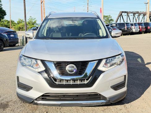 Used 2018 Nissan Rogue SV AWD/4WD image 9