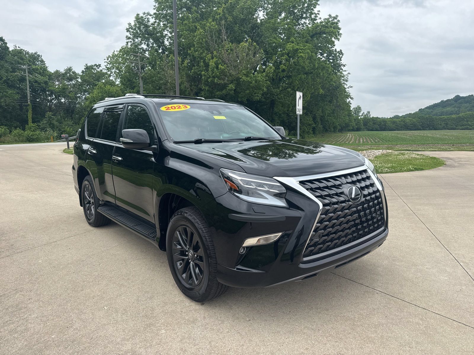 Used 2023 Lexus GX 460 Premium w/ Premium Plus Package AWD/4WD image 3