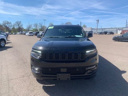 Used 2024 Jeep Wagoneer Series II image 2