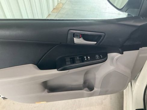 Used 2014 Toyota Camry LE FWD image 3