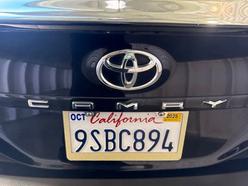 Used 2022 Toyota Camry SE FWD image 14