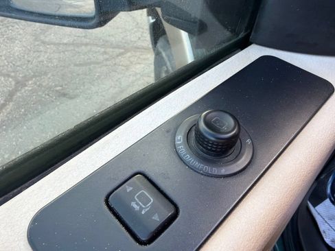 Used 2011 Ford F250 Lariat RWD image 12