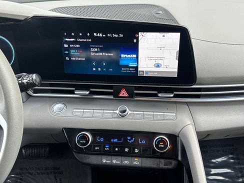 Used 2024 Hyundai Elantra SEL image 18