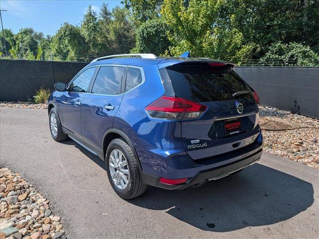 Used 2020 Nissan Rogue SV FWD image 3