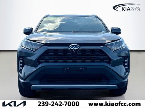 Used 2021 Toyota RAV4 Limited image 8