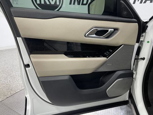 Used 2018 Land Rover Range Rover Velar R-Dynamic SE AWD/4WD image 15