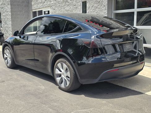 Used 2023 Tesla Model Y Long Range AWD/4WD image 5