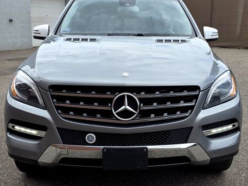 Used 2014 Mercedes-Benz ML 350 4MATIC w/ Premium 1 Package image 3