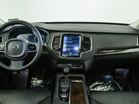 Used 2016 Volvo XC90 T6 Momentum w/ Momentum Plus Package AWD/4WD image 15