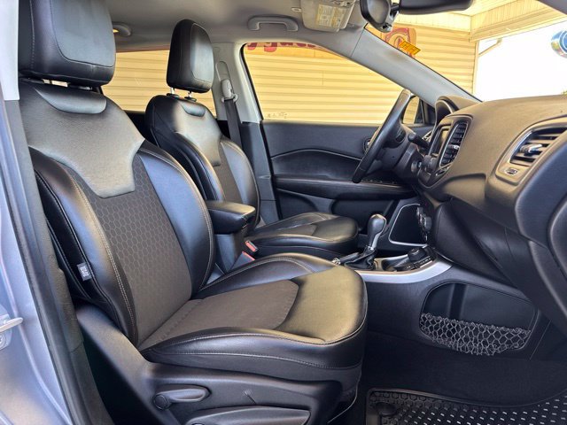 Used 2018 Jeep Compass Latitude w/ Cold Weather Group AWD/4WD image 23