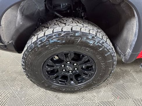 Used 2025 Chevrolet Silverado 1500 ZR2 w/ Dark Appearance Package image 10