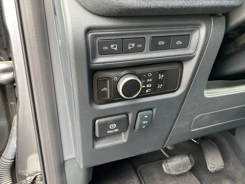 Used 2023 Ford F150 Lightning Lariat AWD/4WD image 40