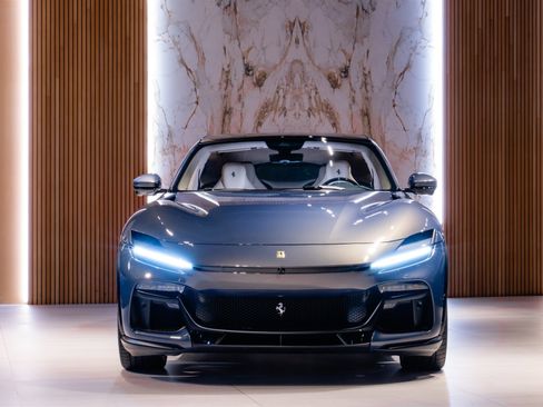 Used 2025 Ferrari Purosangue AWD/4WD image 2