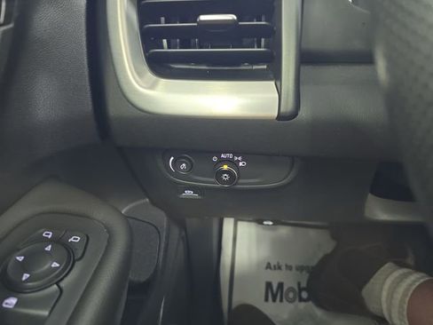 Certified 2022 GMC Terrain SLE image 20