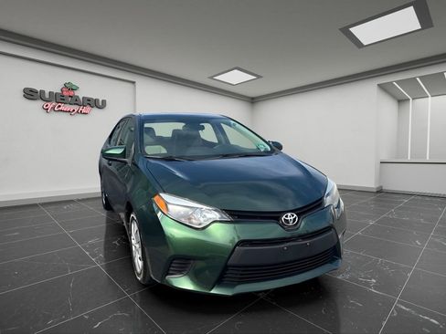 Used 2014 Toyota Corolla LE FWD image 2