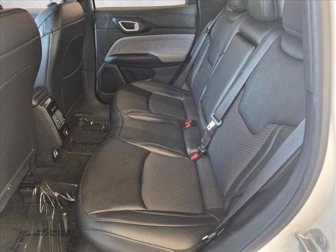 Used 2025 Jeep Compass Latitude AWD/4WD image 23
