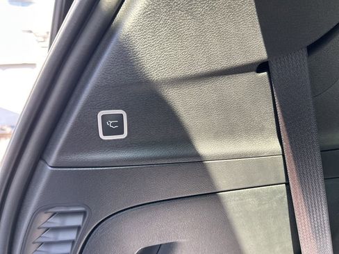 New 2026 Chrysler Voyager LX image 34