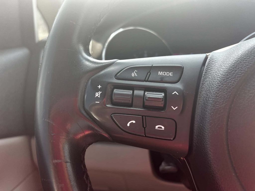 Used 2019 Kia Sedona EX w/ Paint Protection Package FWD image 8