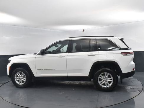 New 2025 Jeep Grand Cherokee Laredo w/ MOPAR Finishing Package image 5