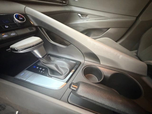 Certified 2023 Hyundai Elantra SEL w/ Preferred Accessory Package FWD image 22
