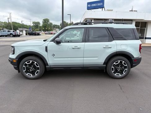 Used 2023 Ford Bronco Sport Outer Banks w/ Tech Package AWD/4WD image 2