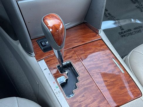 Used 2010 Toyota Camry XLE image 18