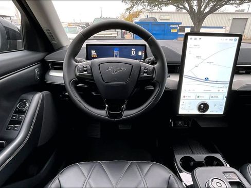 Used 2021 Ford Mustang Mach-E Select image 5