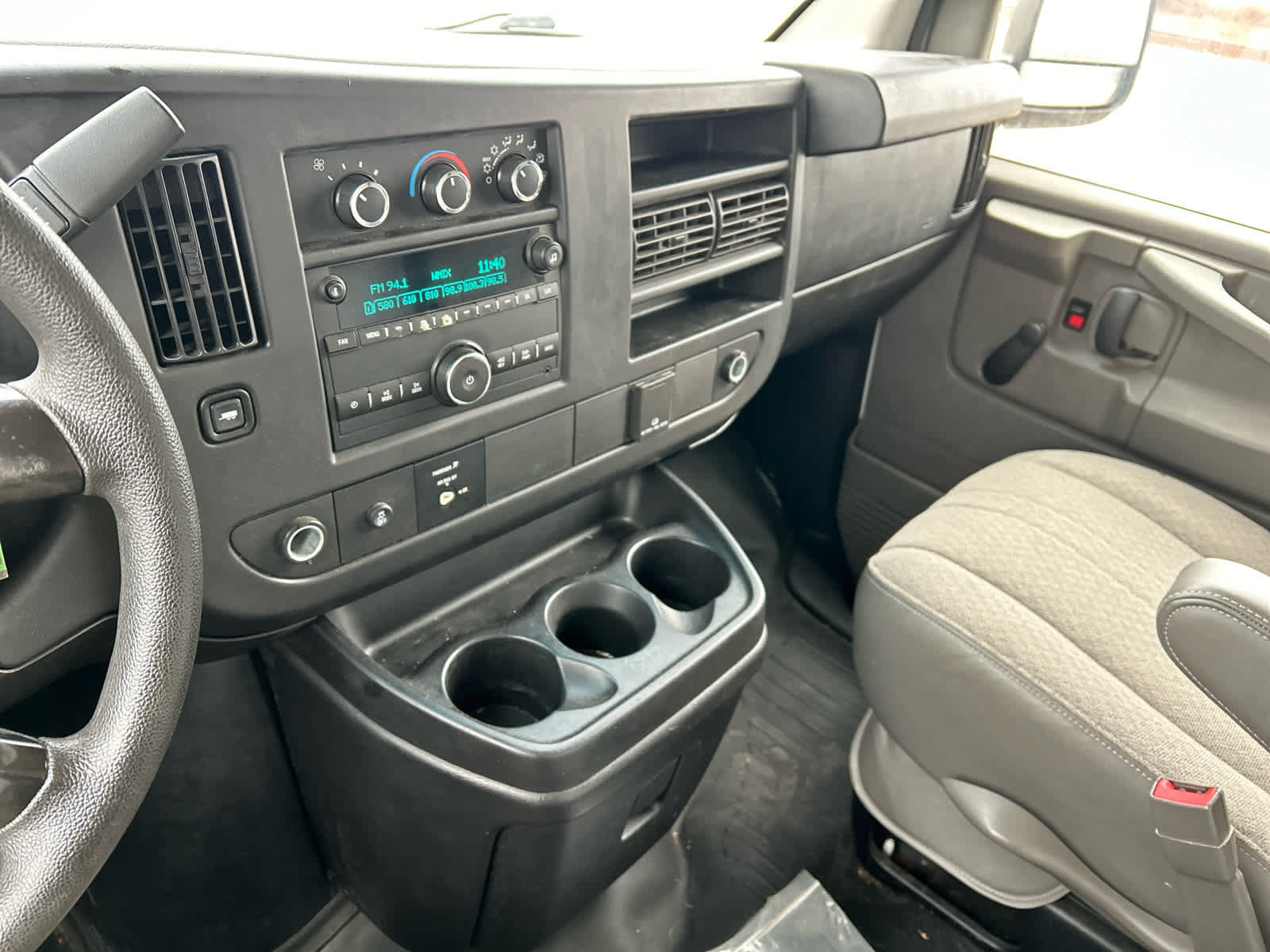Used 2015 GMC Savana 3500 RWD image 19
