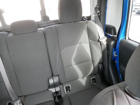 Certified 2023 Jeep Gladiator Sport image 14