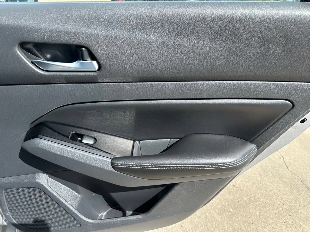 Used 2021 Nissan Altima 2.5 SV FWD image 23