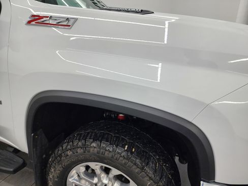 Used 2024 Chevrolet Silverado 2500 LTZ w/ LTZ Premium Package image 90