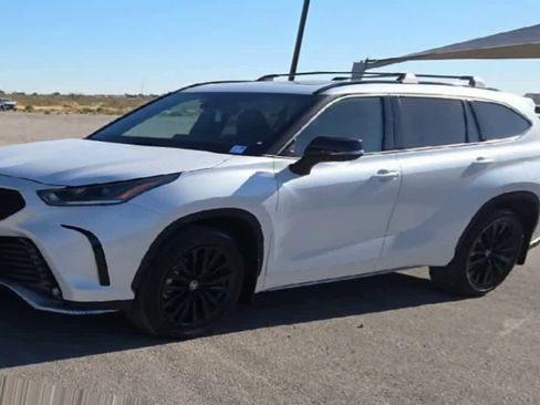 Certified 2023 Toyota Highlander XSE image 5