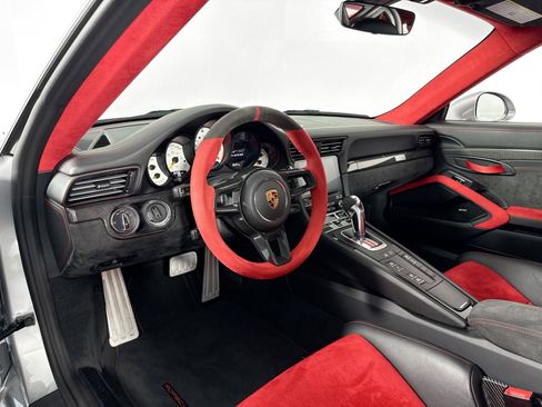 Used 2018 Porsche 911 GT2 RS RWD image 9