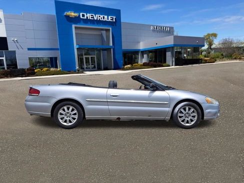 Used 2005 Chrysler Sebring GTC FWD image 25