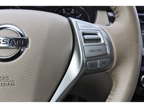 Used 2015 Nissan Rogue SL image 19